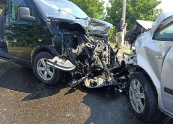 Grav accident la Slobozia: Două mașini s-au ciocnit frontal. Sunt răniți | FOTO