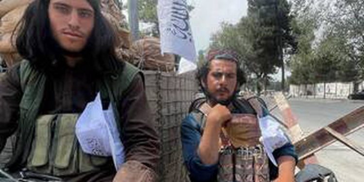 Талибы сожгли молодую женщину из-за невкусного обеда