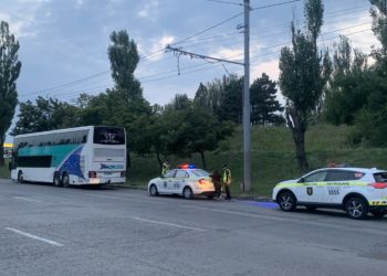 45 de oameni supuși riscului? Ambii șoferi ai unui autocar pornit spre Bulgaria, depistați cu semne vizibile de ebrietate
