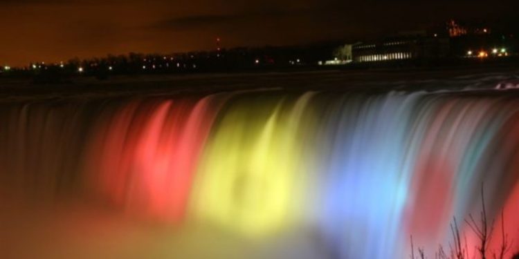 De ziua independenței, cascada Niagara va fi iluminată în culorile drapelului R. Moldova