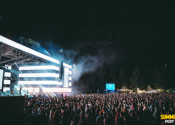 Pandemia? Nu, n-am auzit: Câteva mii de persoane s-au îmbulzit la un concert în capitală, fără măști de protecție | VIDEO