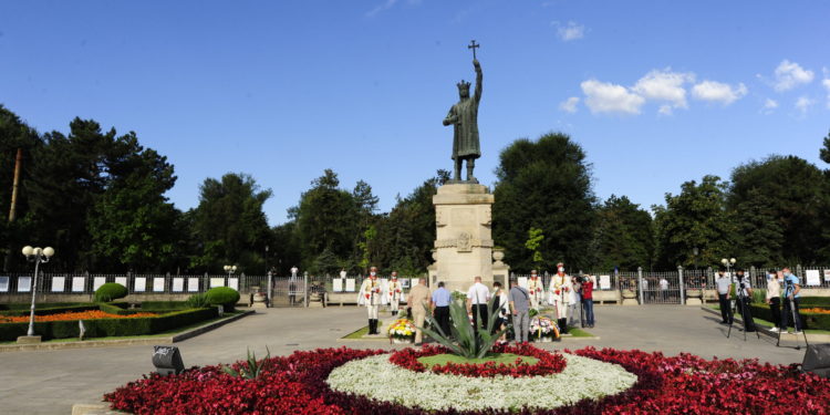 Mai multe manifestări cultural-artistice, programate în capitală pentru „Ziua Limbii”, se amână