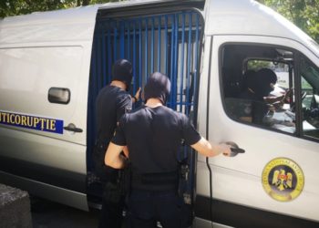 Fostul șef-adjunct al IP Strășeni, reținut de CNA. Ar fi pretins peste 3.000 de euro mită