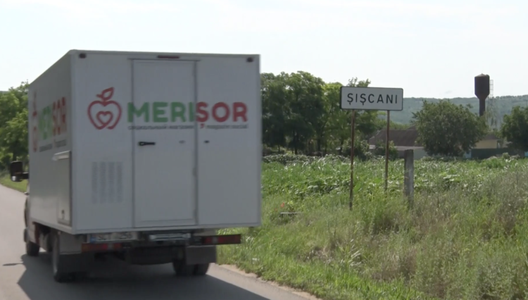 Magazinele sociale mobile, lansate de Ilan Șor, au ajuns și în raionul Nisporeni | FOTO