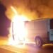 Fum și flăcări pe traseul Leușeni–Chișinău! Un microbuz – ars ca o torță | VIDEO