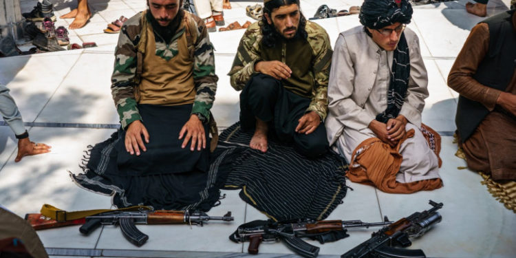 Coșmarul din Afganistan. Un cetățean britanic și soția sa au fost bătuți cu sălbăticie de talibani când încercau să plece din țară