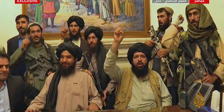 Talibanii au început să-și numească oamenii într-un guvern interimar. Un fost deținut la Guantanamo este ministru al Apărării