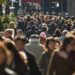 Marea dramă a României: Peste 100.000 de români cu vârste între 20 şi 45 de ani au plecat din țară anul trecut, în plină pandemie