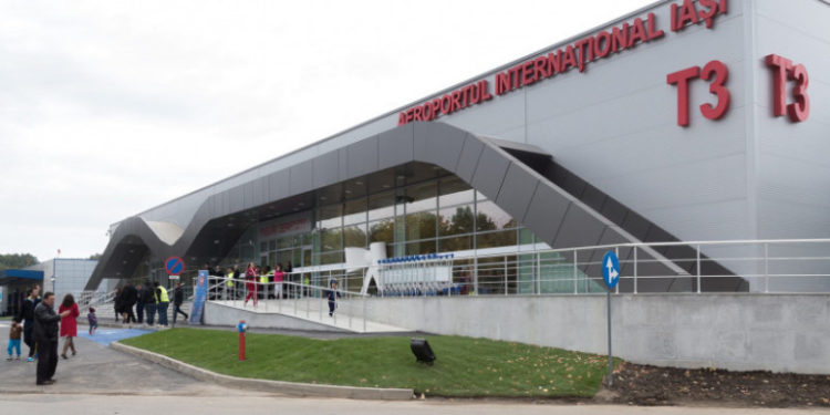 Plan roșu de intervenție pe Aeroportul din Iași. Un avion cu 107 pasageri la bord, care venea din Italia, s-a defectat