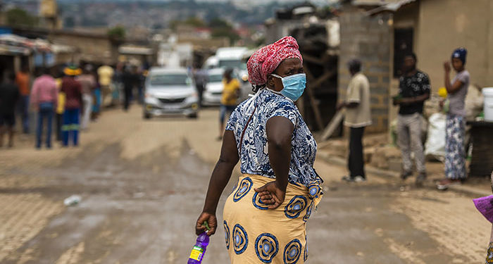 В ЮАР предупредили о способном быстро распространяться новом штамме COVID
