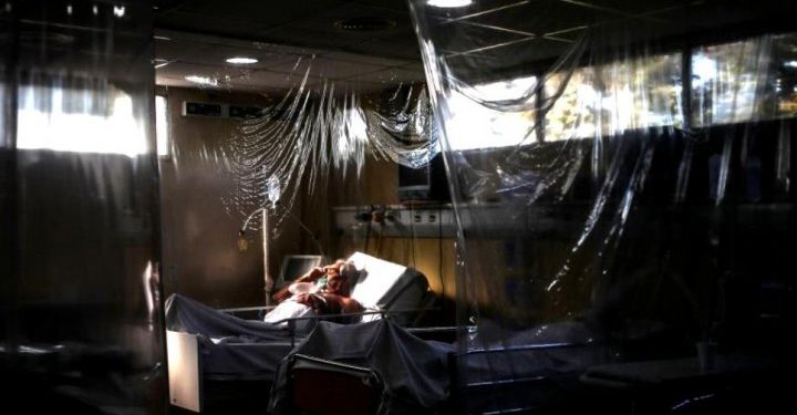 Lovit de uragan în plin val COVID. Statul american unde spitalele au rămas fără curent, iar medicii ventilează mecanic bolnavii