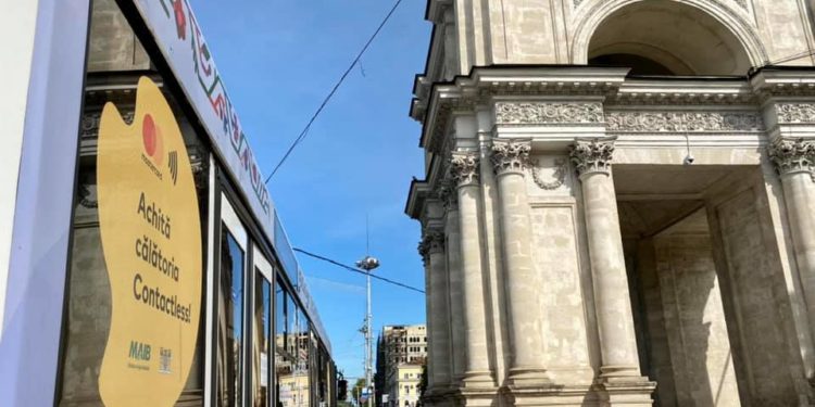 В День независимости в столице ряд улиц будет перекрыт. Как будет ходить общественный транспорт