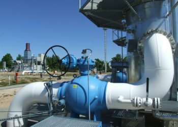 «Газпром» остановил закачку газа в хранилища Европы