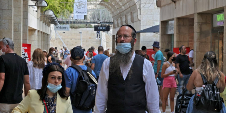 Israelul, una dintre cele mai vaccinate țări din lume, impune noi restricții dure de teama variantei Delta