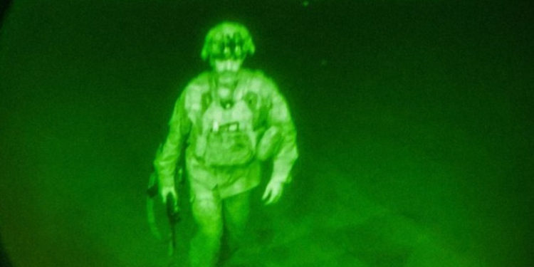 După ce ultimul militar american a părăsit Afganistanul, pe străzile din Kabul, talibanii au sărbătorit cu focuri de armă | VIDEO