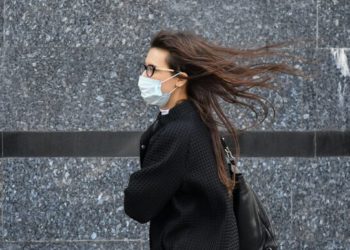 Глава Pfizer рассказал, когда мир сможет вернуться к обычной жизни после пандемии