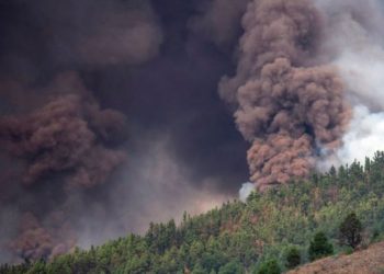 Облако вулканического пепла и токсичных газов приближается к Молдове