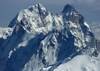 В Грузии во время восхождения на гору Ушба пропали альпинисты из Молдовы