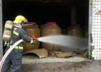 При землетрясении в Китае произошла утечка 150 тонн алкоголя