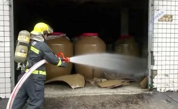 При землетрясении в Китае произошла утечка 150 тонн алкоголя