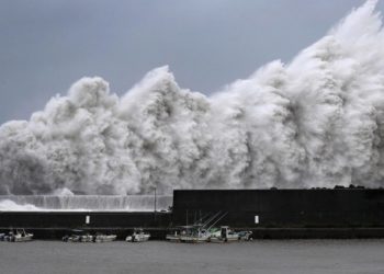 На Японию обрушился мощный тайфун