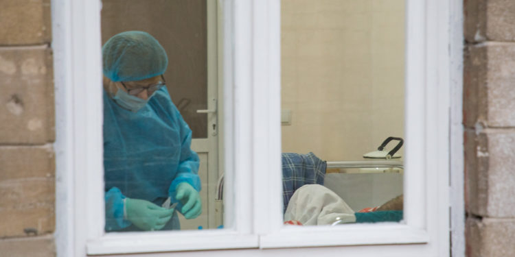 Cinci decese și 787 noi infectări cu coronavirus au fost depistate în Moldova timp de o zi