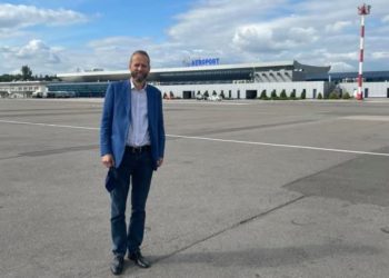 Первое фото в Кишиневе — на фоне аэропорта. Новый глаза делегации ЕС в Молдове приехал в нашу страну | VIDEO