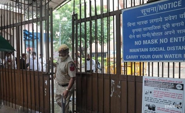 В Дели при стрельбе в суде погибли три человека