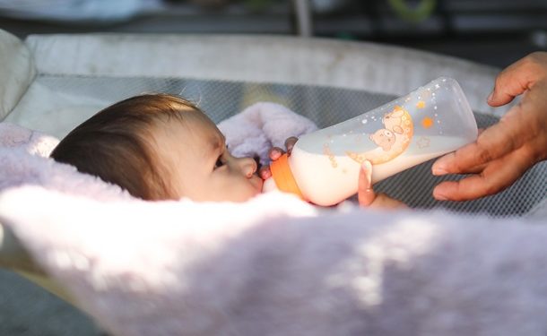 В организме младенцев нашли в 13 раз больше микропластика, чем у взрослых