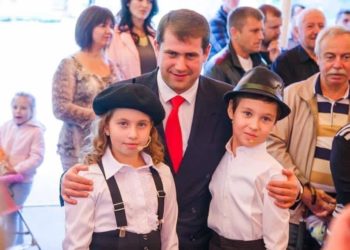 Elevii din orașul Orhei, care vor fi buni la învățătură, vor primi premii din partea Fundației „Miron SHOR”