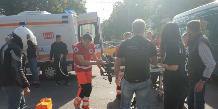 Accident cu implicare unui scuter la Chișinău: Șoferul a fost transportat la spital