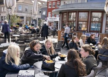 Дания первой в ЕС отменила коронавирусные ограничения