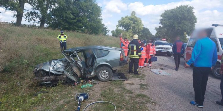 Încă un impact frontal fatal, astăzi, în raionul Edineţ | FOTO