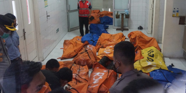 Incendiu uriaș într-o închisoare supraaglomerată din Indonezia. Cel puțin 40 de morți