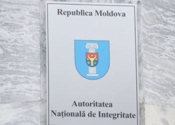 Doi primari, care și-au luat la lucru soțiile, dar și o șefă de Direcție din Cahul, care și-a angajat mama, riscă să rămână fără fotolii