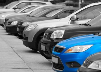 Doi angajați ai Agenției Servicii Publice, implicați într-o schemă infracțională de deposedare a bunurilor | VIDEO