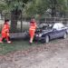 Edineț: Un bărbat, strivit de o mașină în timp ce se odihnea pe un scaun la poartă