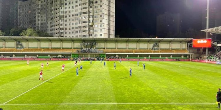 Un copil a reușit să amâne cu 30 de minute meciul de fotbal dintre Moldova și Austria: A ridicat o dronă deasupra stadionului, din joacă