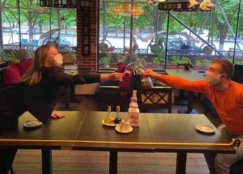 Horeca cere clarificări la CNESP privind modul de verificare a testelor și certificatelor de vaccinare anti-Covid