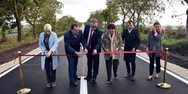 Echipa Partidului „ȘOR” continuă să construiască drumuri în raionul Orhei | VIDEO