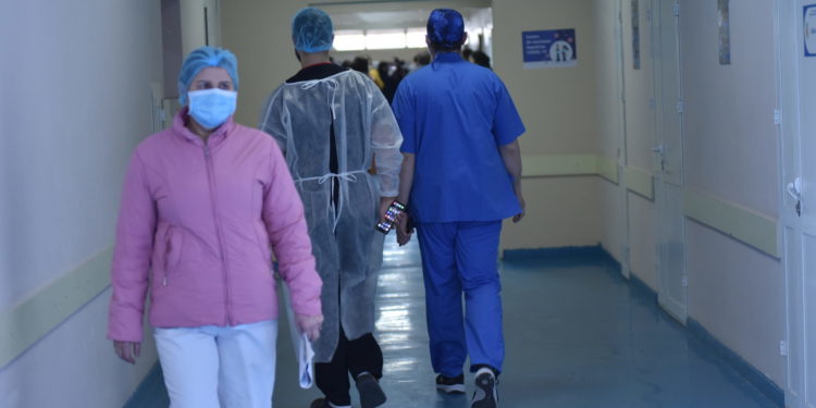 Covid: 10 decese și 950 cazuri noi de infectări, confirmate în Moldova timp de o zi