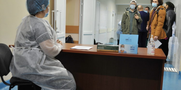 Экспресс-тесты на ковид можно будет проходить в поликлиниках?