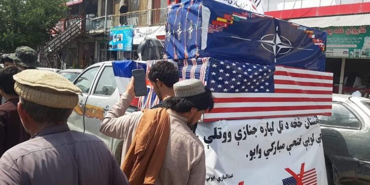 Talibanii au organizat o înmormântare pentru forțele SUA și NATO, după retragerea din Afganistan