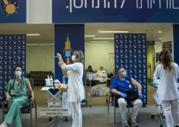 В Израиле заговорили уже о четвертой дозе вакцины против коронавируса