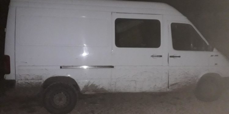 Ofițerii IP Briceni au găsit microbuzul „pierdut” de angajații IGPF în weekend. Proprietarul susține că vehiculul i-ar fi fost furat