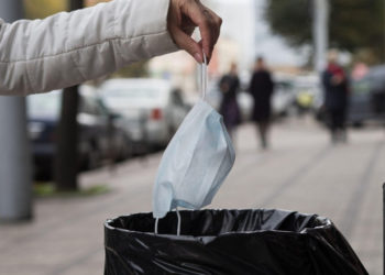 Țările care au renunțat la restricții și încearcă „să trăiască cu coronavirusul”