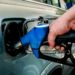 Benzina s-a ieftinit puțin, însă prețul motorinei a sărit de pragul psihologic