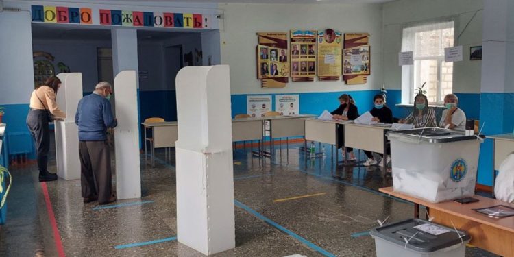 Явка по Гагаузии: К 16.00 проголосовали более 24% избирателей. В шести округах минимальный порог явки преодолен