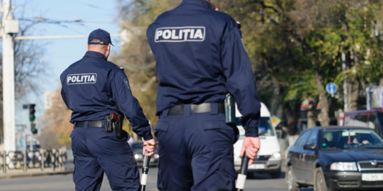 Autoritățile trebuie să înțeleagă în ce condiții muncesc oamenii legii: Polițiștii au criticat dur inițiativa PAS de a majora vârsta de pensionare pentru angajații structurilor de forță | VIDEO