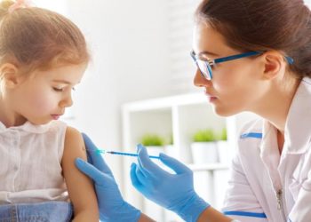 Anunțul autorităților privind vaccinarea copiilor împotriva COVID-19 a provocat un val de discuții: părinții au păreri împărțite | VIDEO